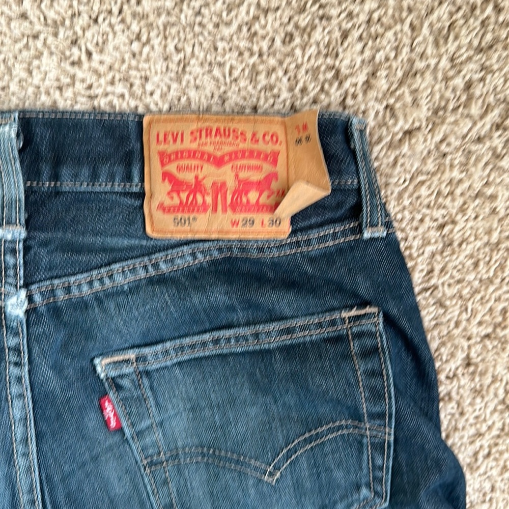 Men’s 501 Levi Jeans. Button fly 29x30